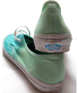 VANS AUTHENTIC